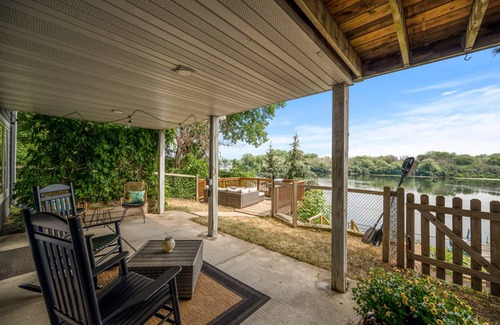 Plymouth House | 251 m² House ∙ 3 bedrooms ∙ 6 guests