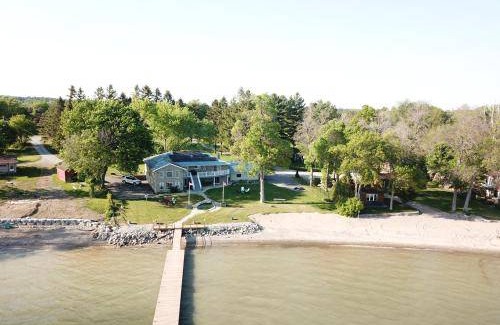 Leeds and the Thousand Islands House | 260 m² House ∙ 3 bedrooms ∙ 8 guests