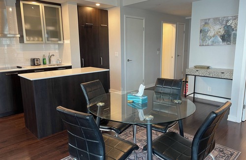 Toronto Entertainment District Condo | 3 Bedroom High Rise Apartment With Lake and City View!