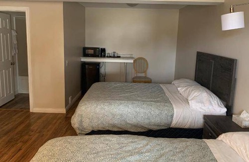 Algoma District Hotel | 33 m² Hotel ∙ 4 guests