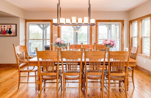 Gravenhurst House | 372 m² House ∙ 6 bedrooms ∙ 15 guests