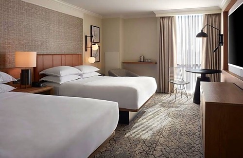 Richmond Hill Hotel | 4-Star Hotel ∙ Sheraton Parkway Toronto North Hotel & Suites
