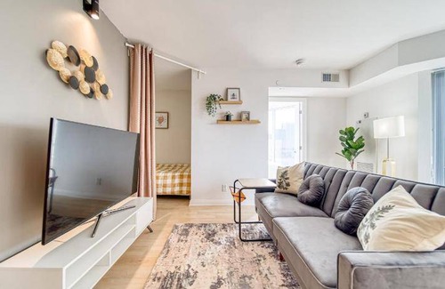 Bloor-Yorkville Apartment | 450 m² Apartment ∙ 1 bedroom ∙ 2 guests