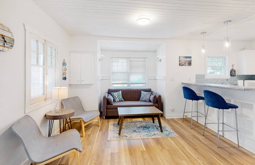 Crystal Beach Cottage | 65 m² Cabin ∙ 2 bedrooms ∙ 4 guests