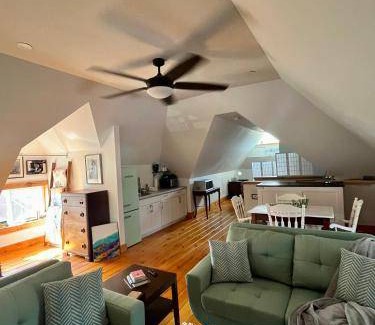 Port Colborne Bed & Breakfast | 70 m² Bed and breakfast ∙ 4 guests