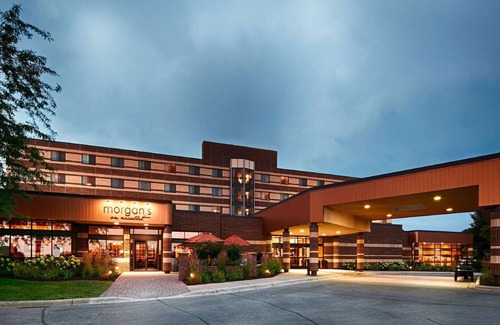 Burnsville Hotel | 70 m² Hotel ∙ 127 guests
