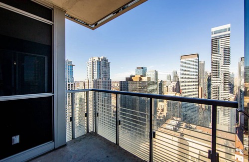 Bay Street Corridor Apartment | 71 m² Apartment ∙ 3 bedrooms ∙ 6 guests