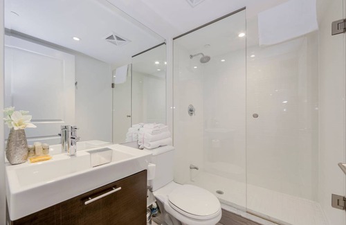 Bay Street Corridor Apartment | 71 m² Apartment ∙ 3 bedrooms ∙ 6 guests
