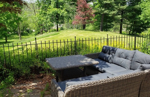 Hamilton Apartment | 8 Acres, wildlife, waterfall with private picnic area