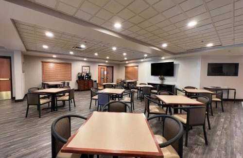 Coon Rapids Hotel | 81 m² Hotel ∙ 127 guests