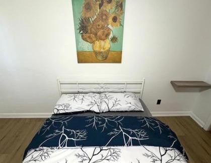 Toronto Bed & Breakfast | 9mins airport 1 min to shopping mall