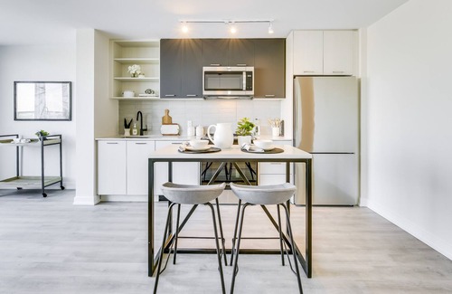 Harwood Apartment | A Gem in the Junction