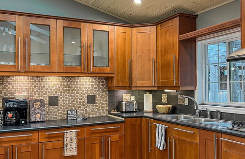 Magnetawan House | Ahmic Lake Resort's 5-bedroom Luxury House