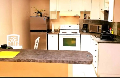 East Credit Apartment | Amazing Loction B.Apt /Sep Ent /Heart of Mississauga/2 to3 Sleep.