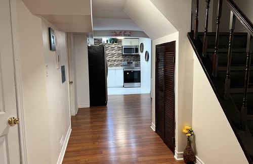 East Credit Apartment | An Elegant and Cozy 2-bedroom space near Heartland Towncenter