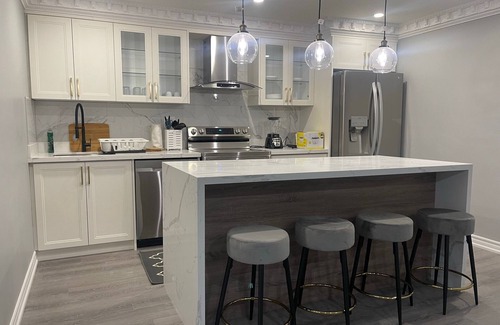 Markham Apartment | Angus Glen 3 kings bed 2 full baths Markham