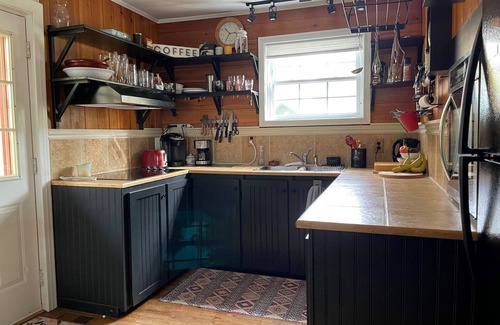 Sharbot Lake Cottage | Beautiful Lakehouse - the Perfect Family Vacation.