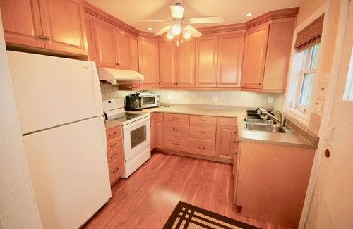 Havelock-Belmont-Methuen Cottage | Belmont Paradise on Belmont Lake