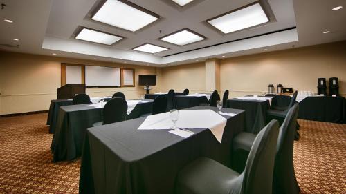 Civic Hospital - Experimental Farm - Central Park Hotel | Best Western Plus Ottawa City Centre