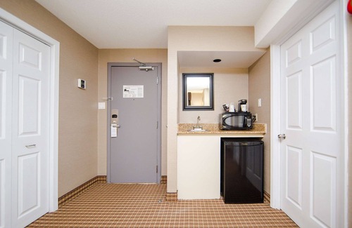 Bells Corners Hotel | Best Western Plus Ottawa/Kanata Hotel & Conference Centre