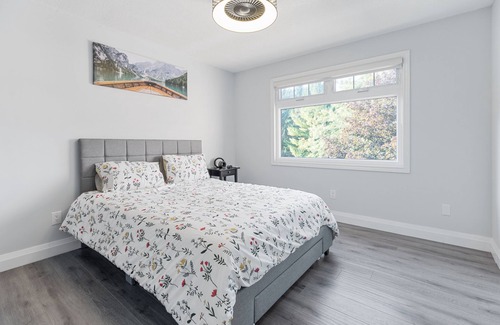 London House | Bright& cheerful 5 bedroom house with a Pool