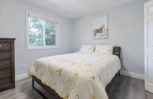 London House | Bright& cheerful 5 bedroom house with a Pool