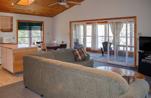 Trent Lakes Cottage | Buckhorn's Angelfire Resort - High View