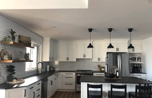 Marmora and Lake House | Carson’s Cottage - Explore 5 Acres with Waterfront
