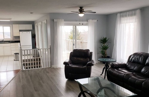 Niagara Falls Apartment | Central, peaceful location