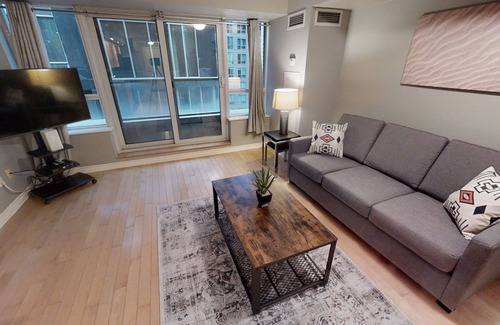 Toronto Entertainment District Apartment | Centrally Located Studio Condo in DT Toronto