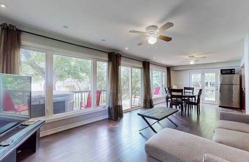 Kirkfield House | Charming Lakeside Cottage !