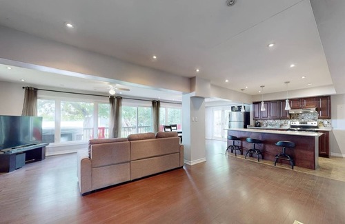 Kirkfield House | Charming Lakeside Cottage !