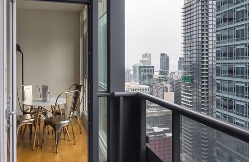 Toronto Entertainment District Apartment | Chic 1BR with Pool near St. Andrew Subway Station