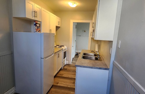 South Central Apartment | Clean 1 bedroom apartment