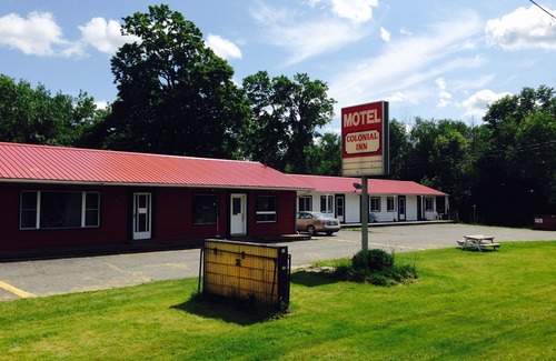 Madoc Hotel | Colonial Inn Motel