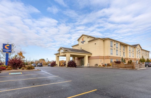 Sturgeon Falls Hotel | Comfort Inn Sturgeon Falls