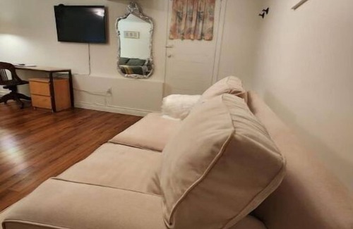 Keelesdale - Eglinton West House | Comfy Basement Bedroom & Kitchen Close To TTC