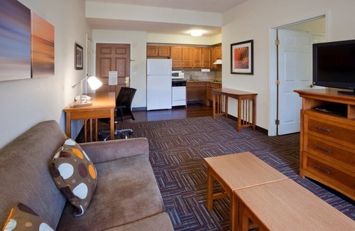 West Bloomington Condo | Condo ∙ 1 bedroom ∙ 6 guests