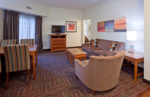 West Bloomington Condo | Condo ∙ 2 bedrooms ∙ 8 guests
