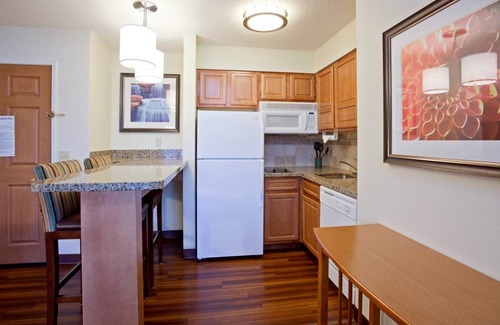 West Bloomington Condo | Condo ∙ 2 bedrooms ∙ 8 guests