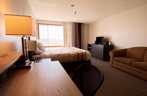 Elk River Hotel | Country Inn & Suites by Radisson, Elk River, MN