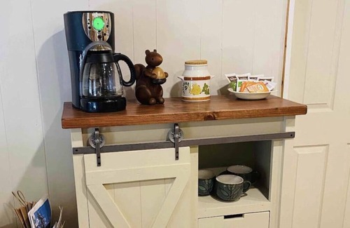 Huntsville Cottage | Cozy 2 Bedroom Pet-friendly Cottage!