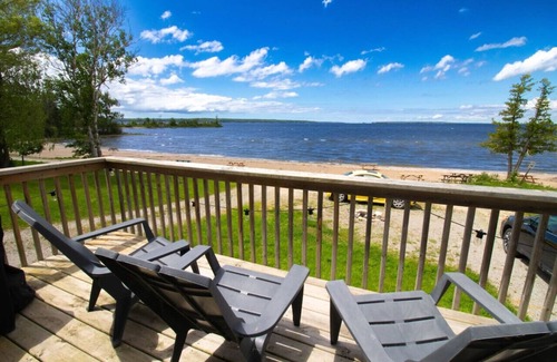 Tay Cabin | Cozy Cabin-Stunning Sandy Beach!