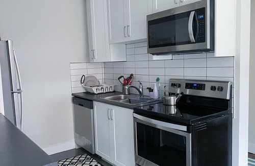 Downsview Apartment | Cozy Minimalist Apartment w/parks, lakes and rivers nearby