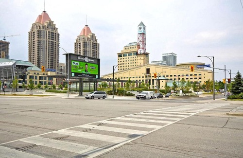 Downtown Mississauga Apartment | Downtown Mississauga Executive Suites SQ1