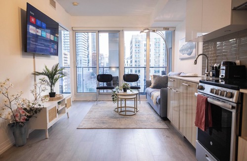 Church and Wellesley Condo | Downtown Suite: Steps from Eaton
