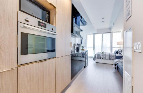 Financial District House | Downtown Toronto Gem