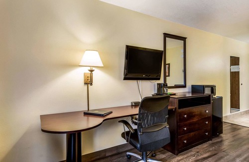 Rochester Hotel | Econo Lodge Mayo Clinic Area