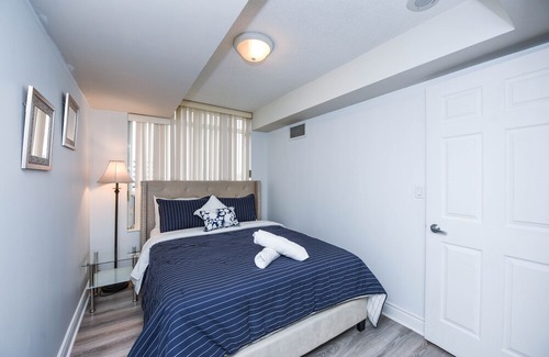 Downtown Mississauga Condo | Elegant 1BD & BTH in Mississauga Downtown