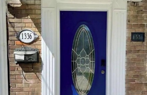 Lytton Park Apartment | Elegant, large 2 bedroom main floor apartment